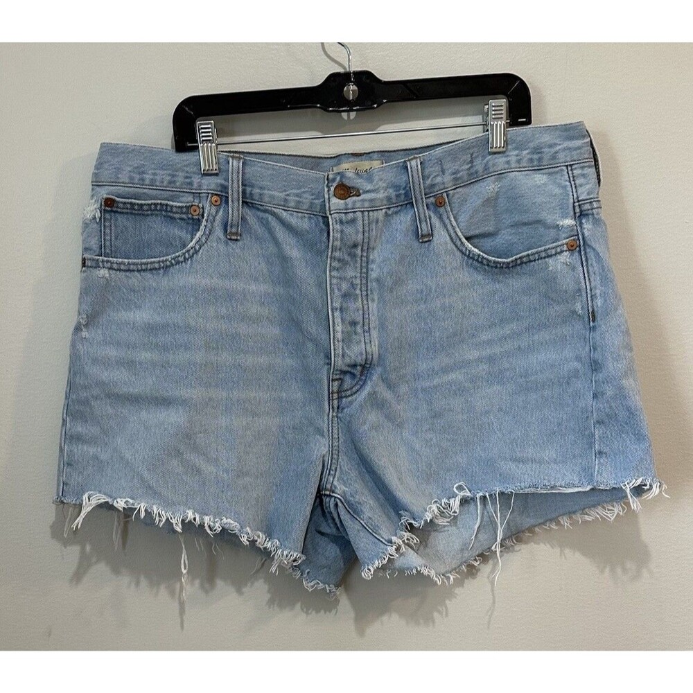 Madewell Relaxed Denim Raw Hem Shorts Light Wash 3.5” Inseam Womens Size 33